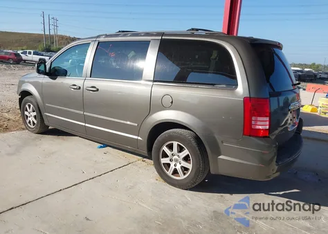 2010 Chrysler Town & Country Touring из США, поврежденный, VIN 2A4RR5D12AR226507